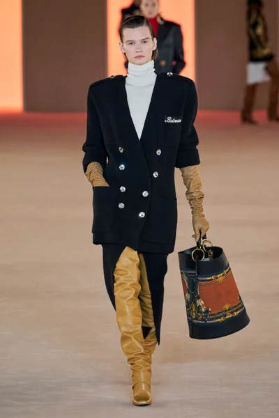 Look 30